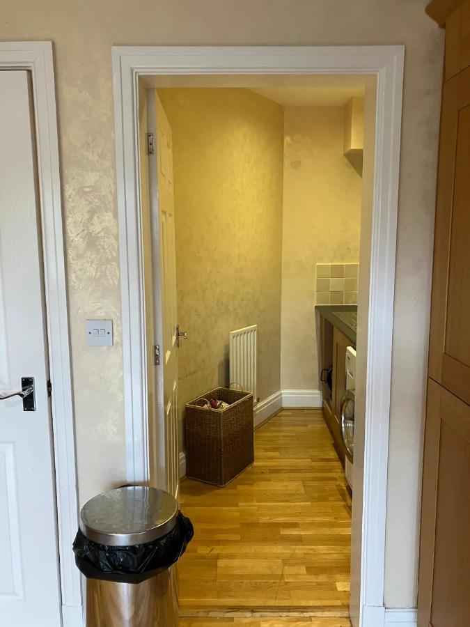Central Chester Bedrooms Bagian luar foto