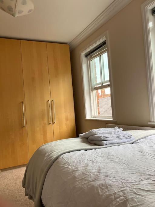 Central Chester Bedrooms Bagian luar foto